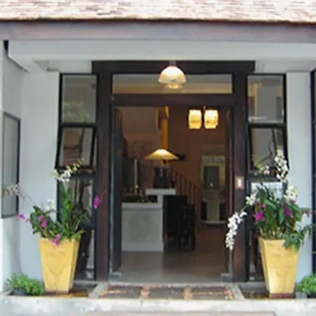 Montrara Happy House Hotel